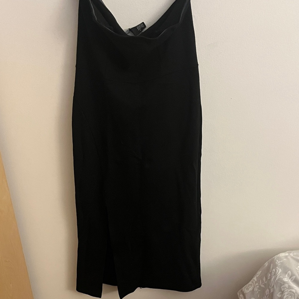 Forever 21 Classic Black Skirt